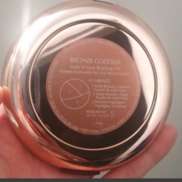 LIMITED EDITION - ESTEE LAUDER Matte & Glow Bronzing Trio - Picture 4 of 5